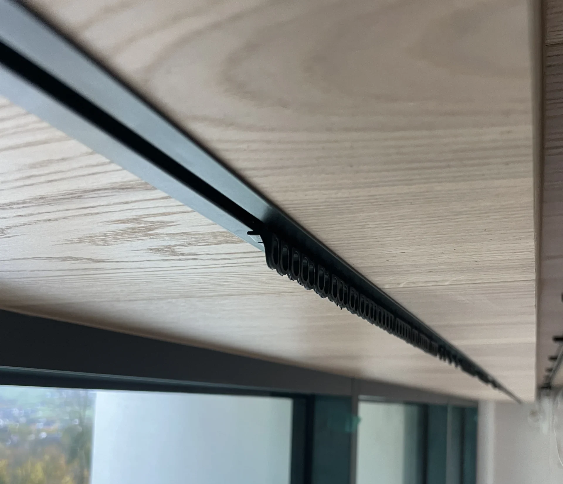 IMG_0917 Karnisz podtynkowy czarny