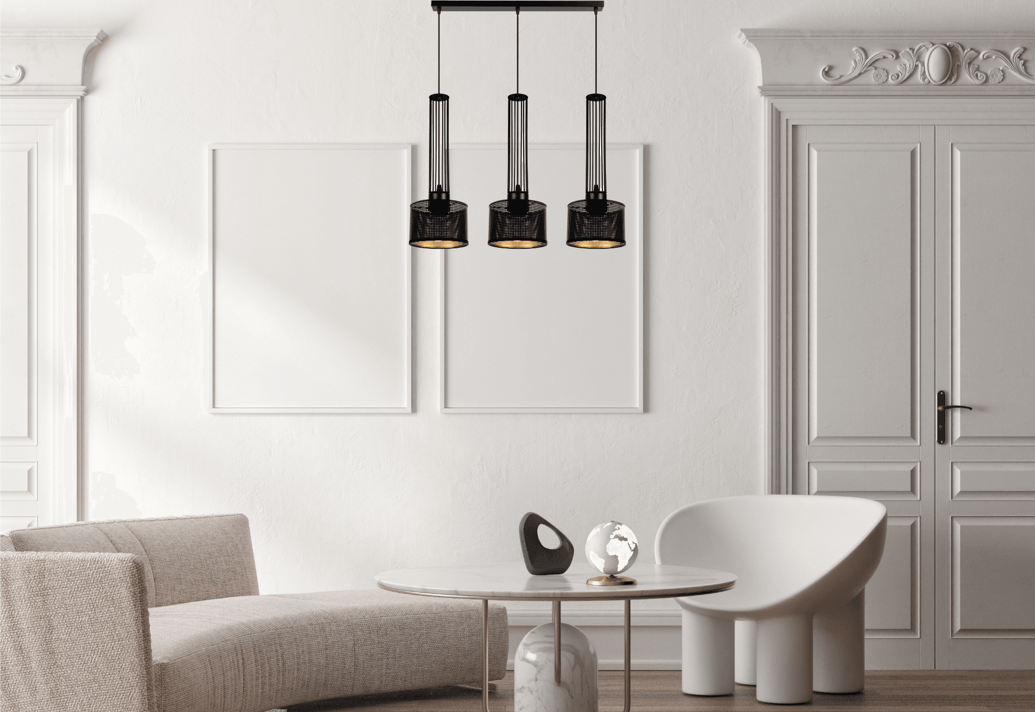 Czarno-złote klosze wiszące w industrialno-skandynawskim pomieszczeniu, potrójna lampa sufitowa nad stołem w jasnym wnętrzu.